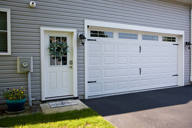 24/7 Emergency Garage Door Panel Replacement experts in Brunswick County County, VA
